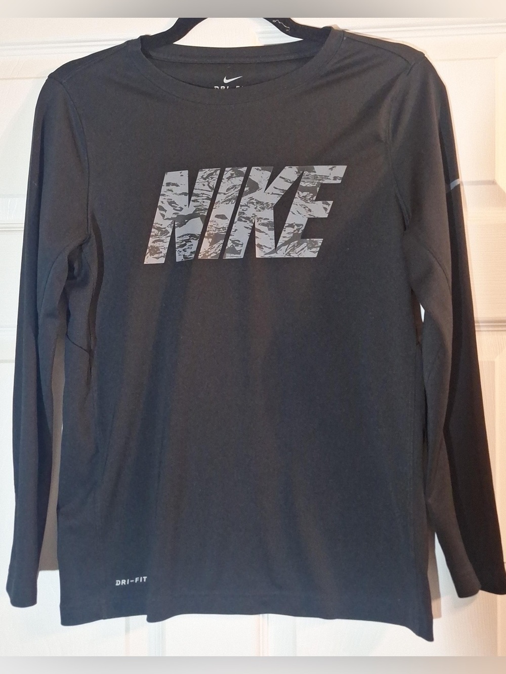 Nike Dri-FIT Long Sleeve Crew Neck T-Shirt Black Gray Youth Large